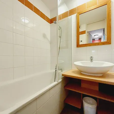 Apartment Confort Et Charme Avec Acces Piscine A - Fr-1-351-265 La Plagne